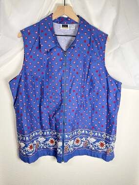 C.S.T. Sport Vintage Floral Star Print Zip-Front Sleeveless Vest